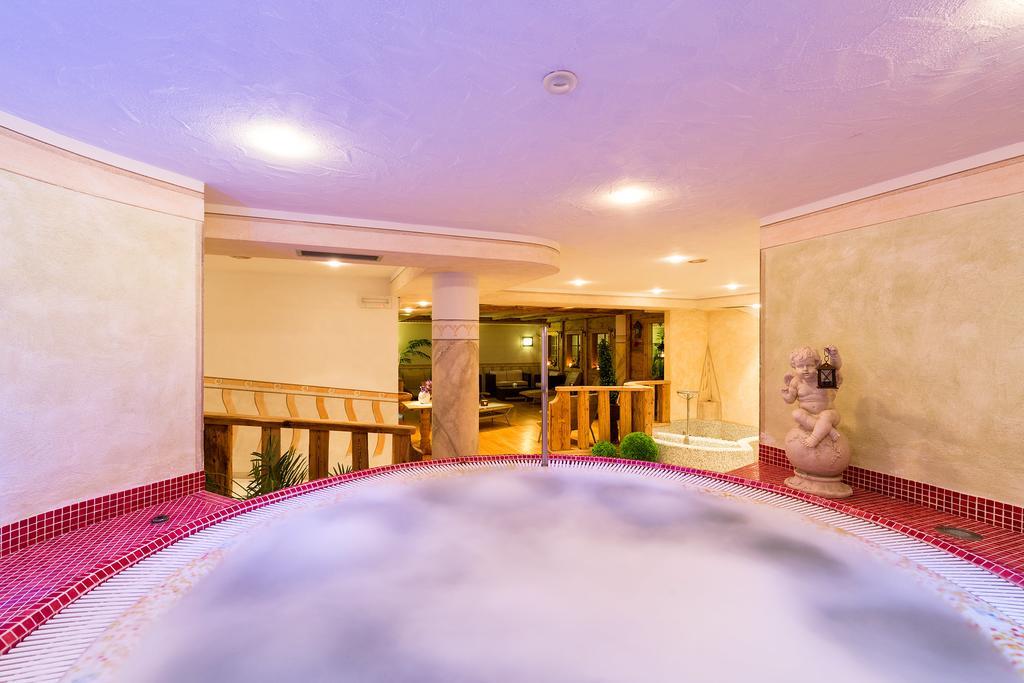 Hotel Bel Sit Corvara In Badia Exterior photo