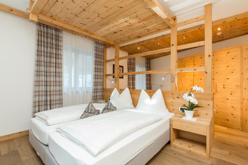 Hotel Bel Sit Corvara In Badia Exterior photo